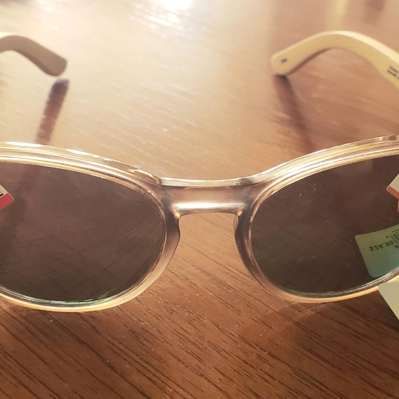 Piranha Bamboo sun glasses NWT UNISEX - Picture 9 of 10